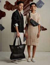 Load image into Gallery viewer, Zoran Tote in Black