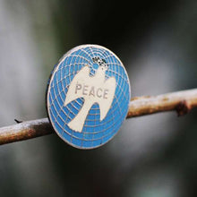 Load image into Gallery viewer, WORLD PEACE VINTAGE BADGE-Antiques-Claymango.com