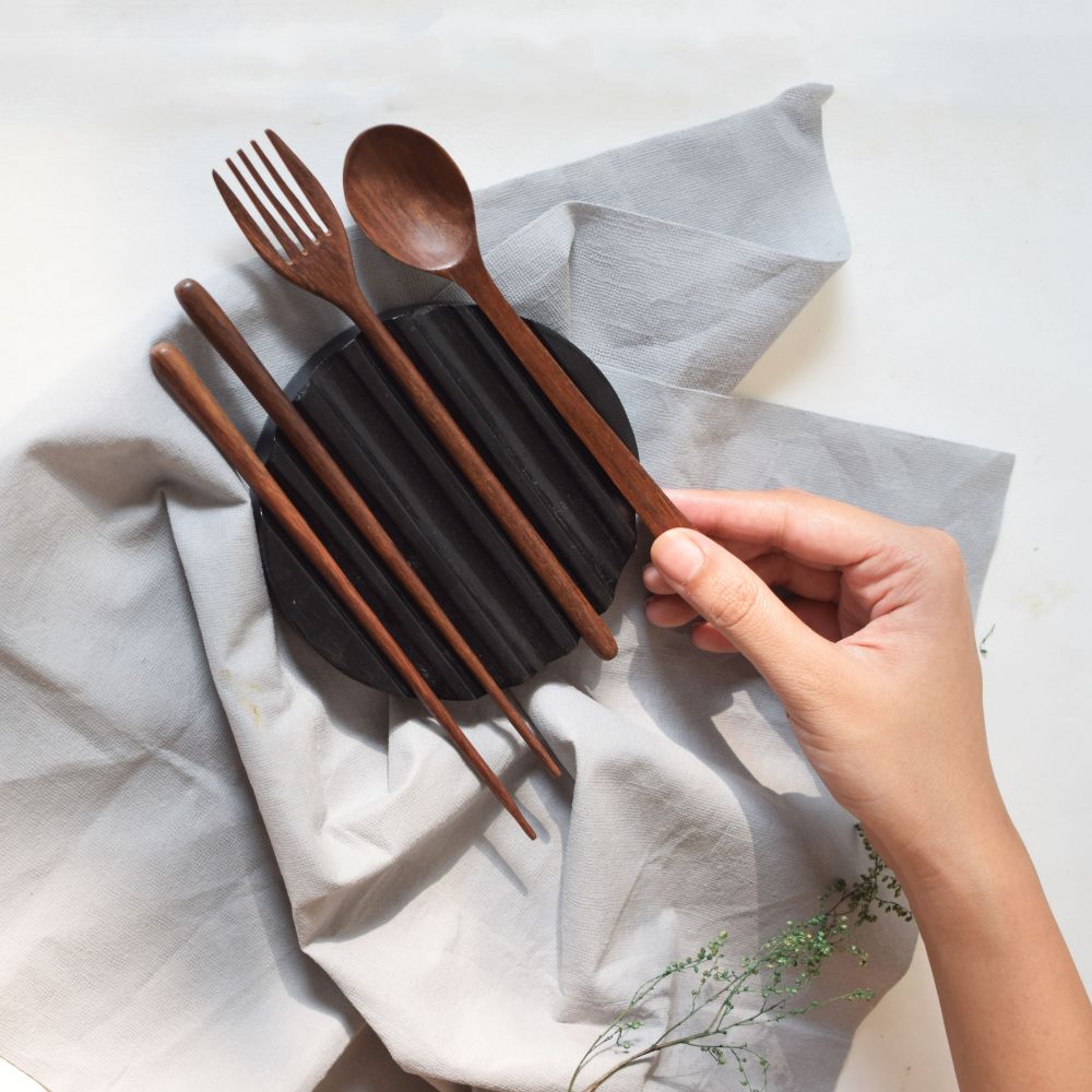 Touch wood cutlery