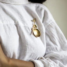 Load image into Gallery viewer, Trisha Brooch-Jewellery-Claymango.com