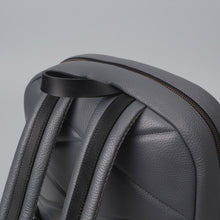 Load image into Gallery viewer, Unisex leather backpack 
