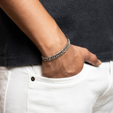 Load image into Gallery viewer, Spiga Chain Bracelet - 8mm - Satin Silver