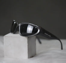 Load image into Gallery viewer, Escape Oval Unisex Sunglasses : Grey with Black Tint