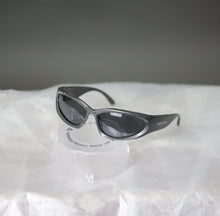 Load image into Gallery viewer, Escape Oval Unisex Sunglasses : Grey with Silver Tint