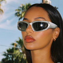 Load image into Gallery viewer, Escape Oval Unisex Sunglasses : Silver with Silver Tint