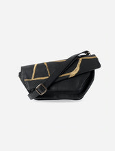 Load image into Gallery viewer, Shiatsu Crossbody in Black
