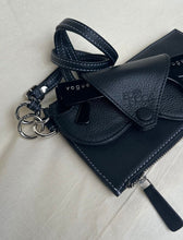 Load image into Gallery viewer, Jayden Crossbody in Black
