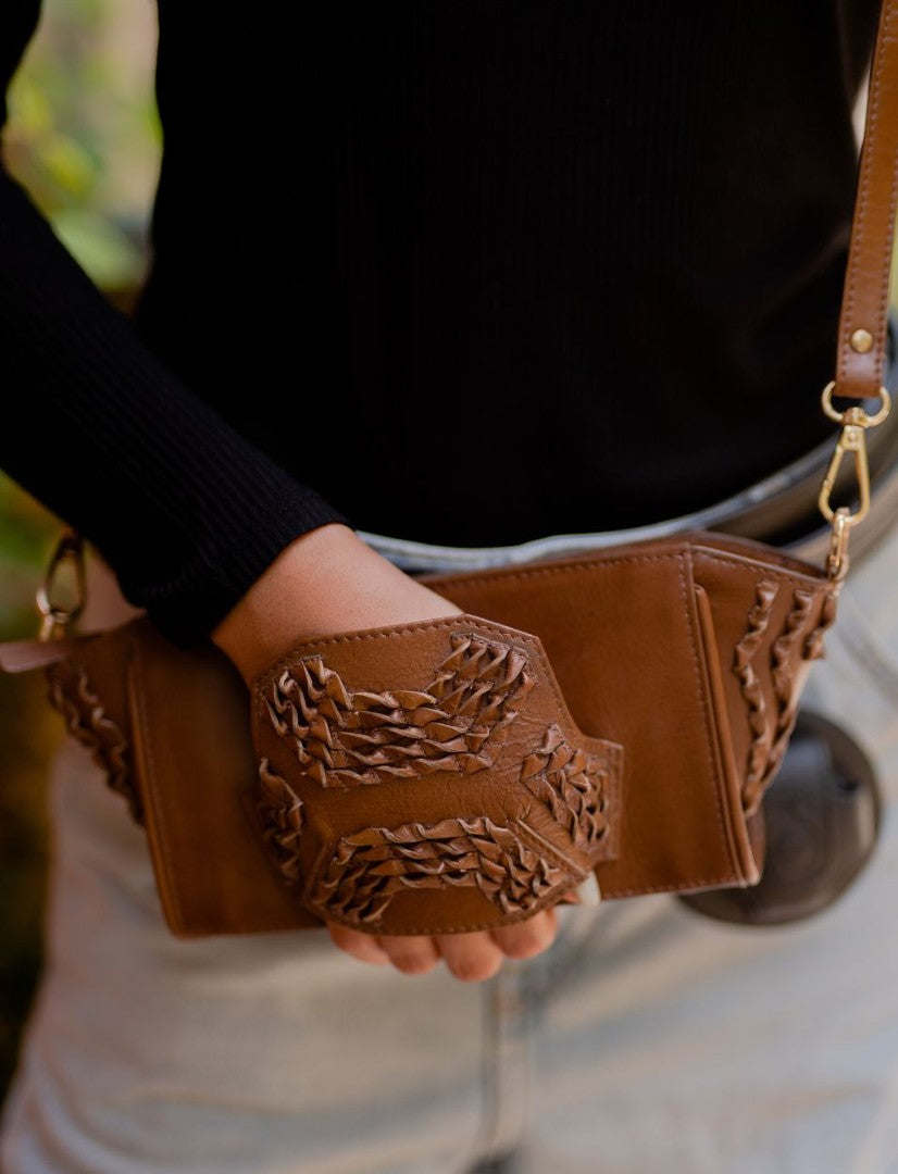 Khai Wristlet in Tan