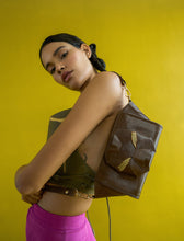 Load image into Gallery viewer, Rudra Wristlet in Tan
