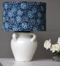 Load image into Gallery viewer, 4 handles pot design white Ceramics Table Lamp
