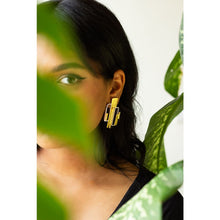 Load image into Gallery viewer, gold earring online
