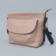 Load image into Gallery viewer, Women&#39;s Natural Premium Leather Crossbody bag
