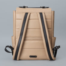 Load image into Gallery viewer, Traveller leather Backpack
