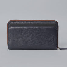 Load image into Gallery viewer, desiger leather wallets 
