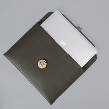 Load image into Gallery viewer, Havana Leather Laptop Folio
