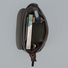 Load image into Gallery viewer, Victoria Crossbody Bag
