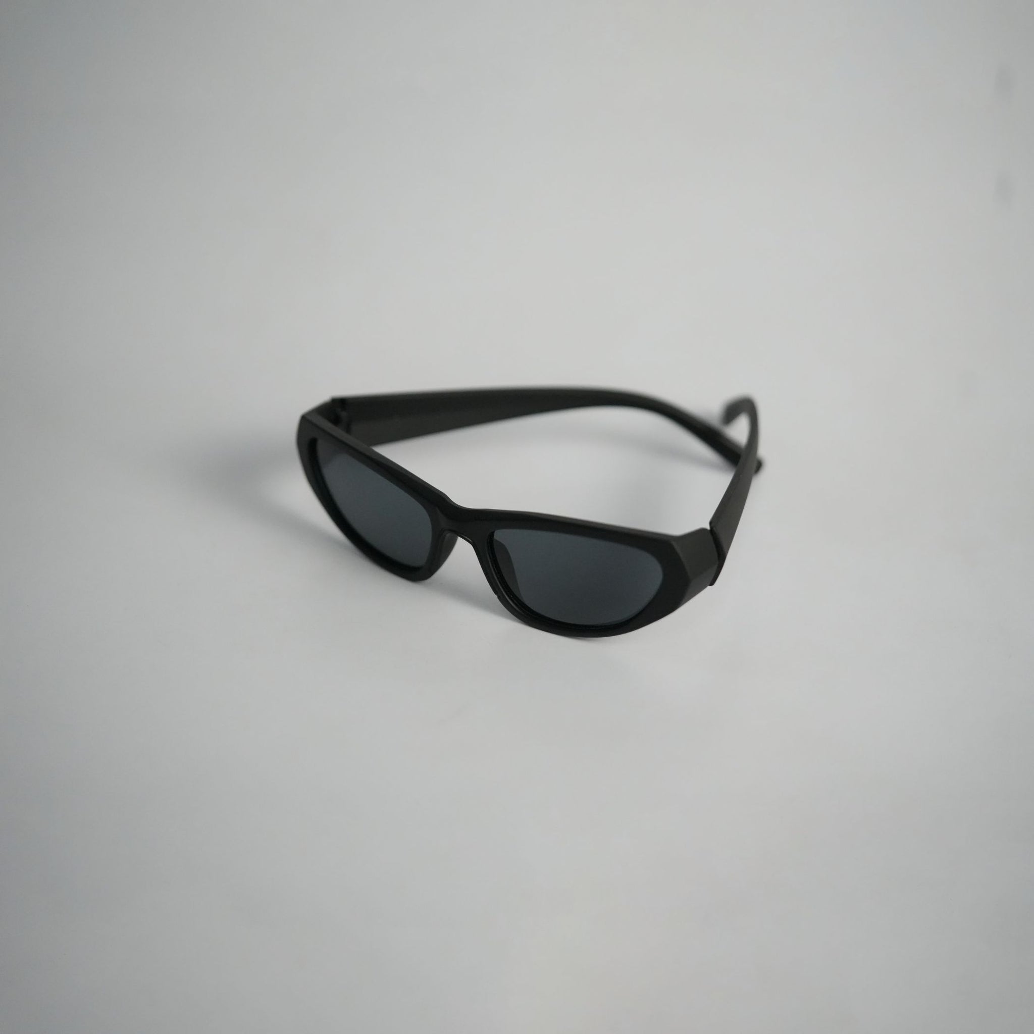 ESCAPE OVAL D-FRAME Unisex Sunglasses - Main Image