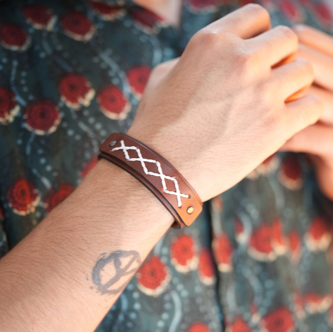 Kubek - Criss-Cross genuine leather wrist bands - Set of 2 (Brown+ Olive)
